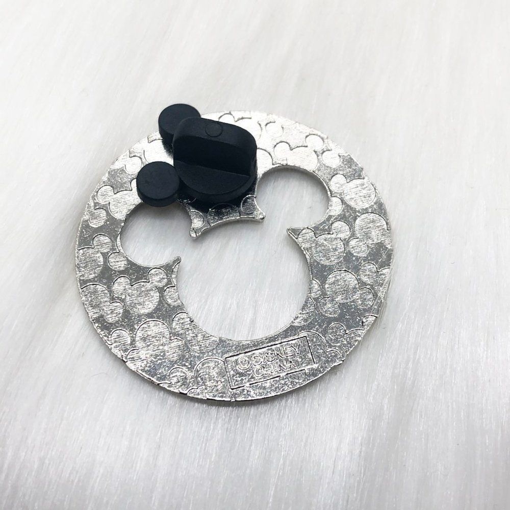 🔮‎ 5/$25 Disney Mickey Mouse Icon Blue Cutout Pin - Picture 3 of 3